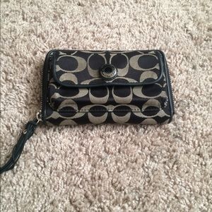 Coach signature wrislet wallet phone card case