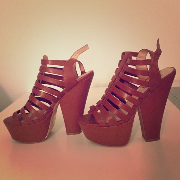 Steve Madden Shoes - Chunky platform sandals