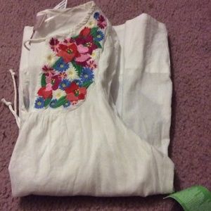 Sold Out Embroidery H&M White Garden Collection T