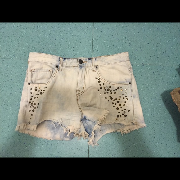 SOLD BDGurban outfitters highwasted studded shorts - Picture 2 of 3