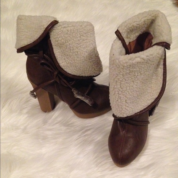 Must-have boots! - Picture 2 of 4