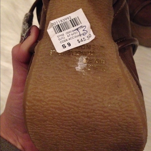 Must-have boots! - Picture 4 of 4