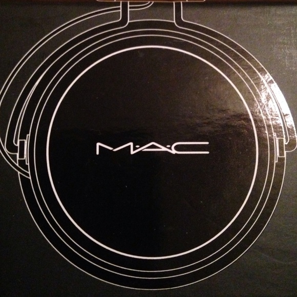 Official MAC Cosmetic Headphones!