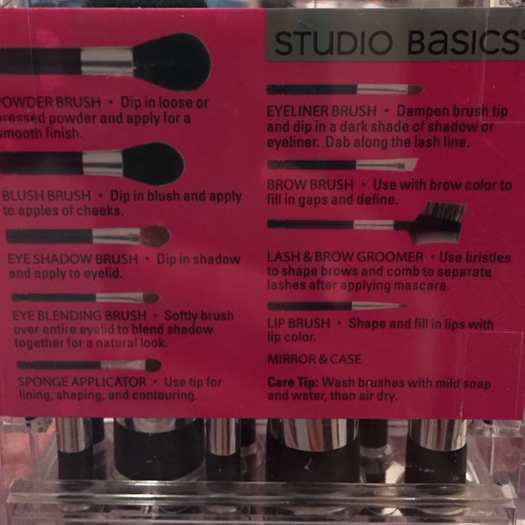 Studio Basics Other - Travel size Studio Basics brushes