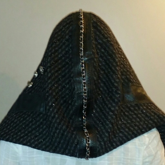 RAQUEL Scarf Hoodie - Picture 2 of 4