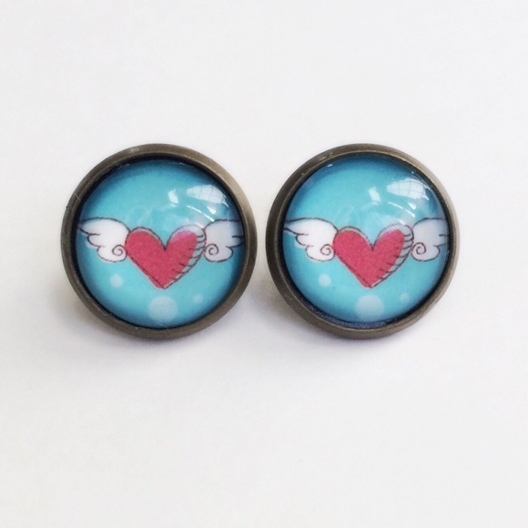 3 for 15🎀 heart & wings bronze tone studs - Picture 2 of 5