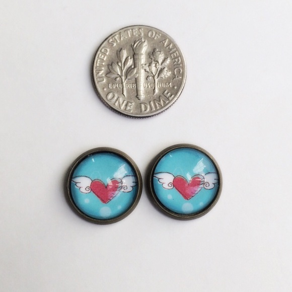 3 for 15🎀 heart & wings bronze tone studs - Picture 3 of 5