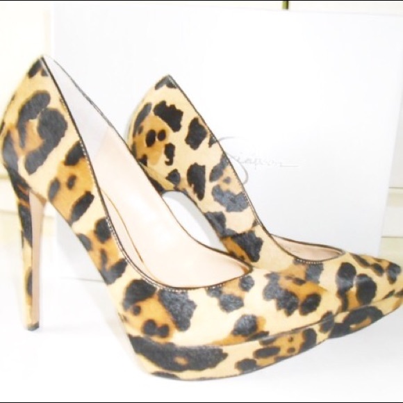 ***SOLD*** Venisse Leopard Platform Heels - Picture 2 of 4