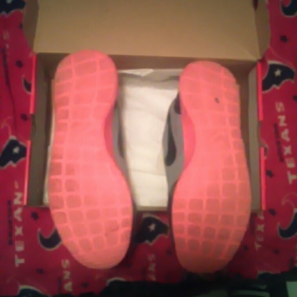 Roshe runs - Picture 2 of 3