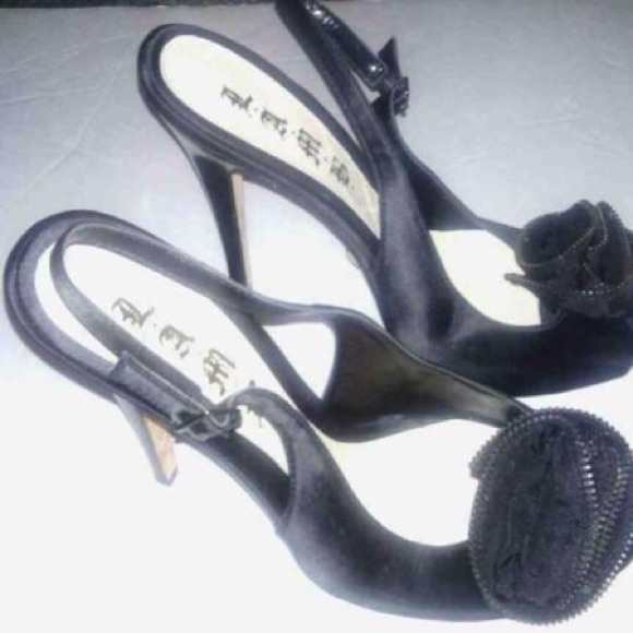 *****S O L D*****L.A.M.B. Black Satin Peep Toe 8.5 - Picture 2 of 4