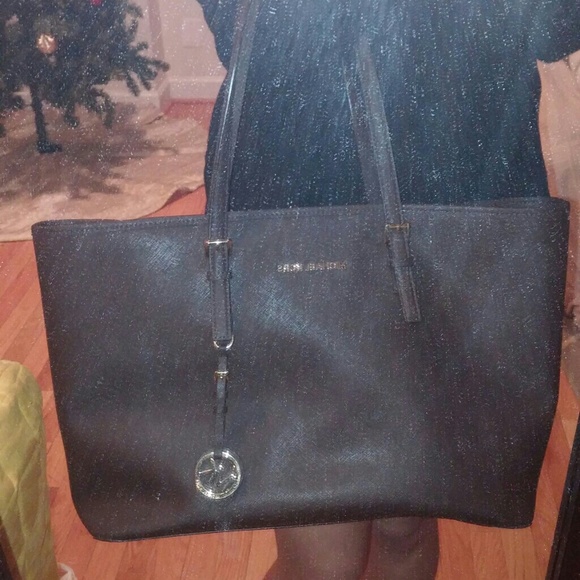 Michael Kors medium jet set tote