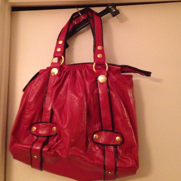 🎉Beautiful red, black and gold purse.Great inside
