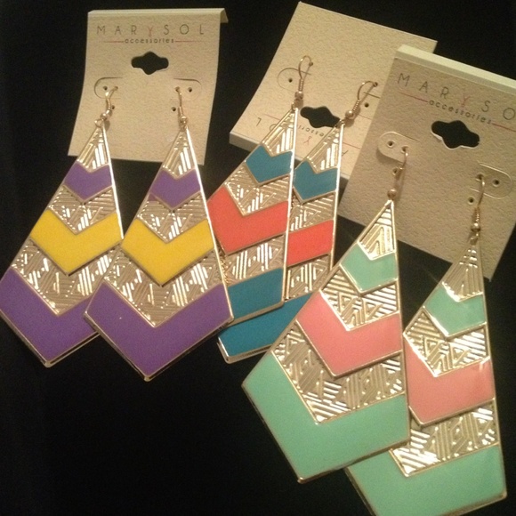 Bundle set of earrings- - Picture 1 of 1