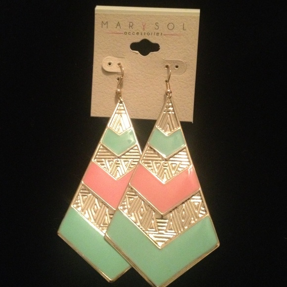 Multiple color earrings - Picture 1 of 1