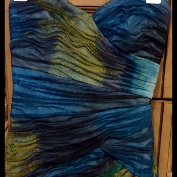 BCBG MAXAZRIA dress in size 4.