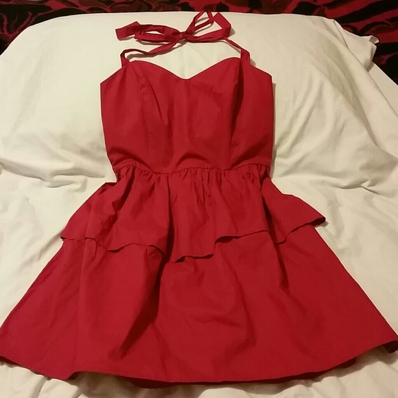CUTE HALTER TOP DRESS!! Size 6