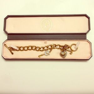 Juicy bracelet.. With charm Very good condition!
