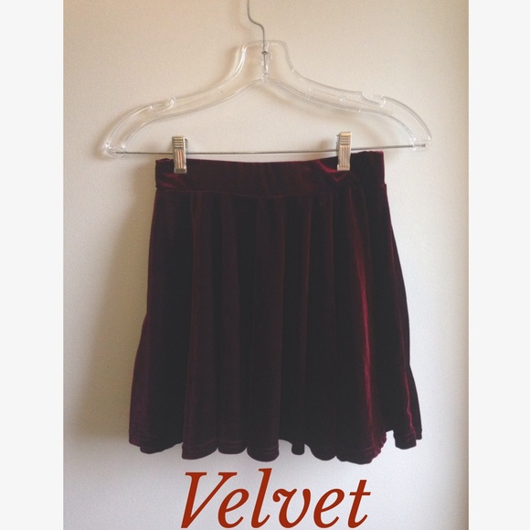 🔸BUNDLED🔸Wine red velvet skater skirt