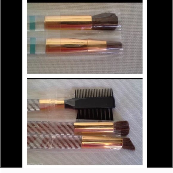 Accessories - 5 Estée Lauder Brushers