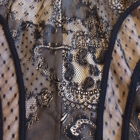 Lace bebe dress - Picture 2 of 3