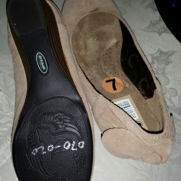 Shoes - Picture 3 of 4