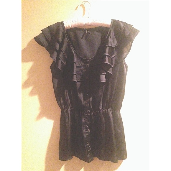 🔥Black dressy top.