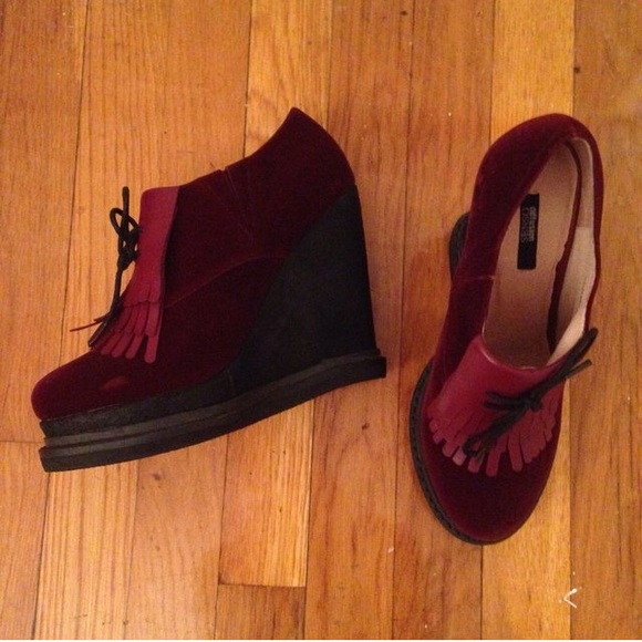 Isadora Slip On Velvet Wedge