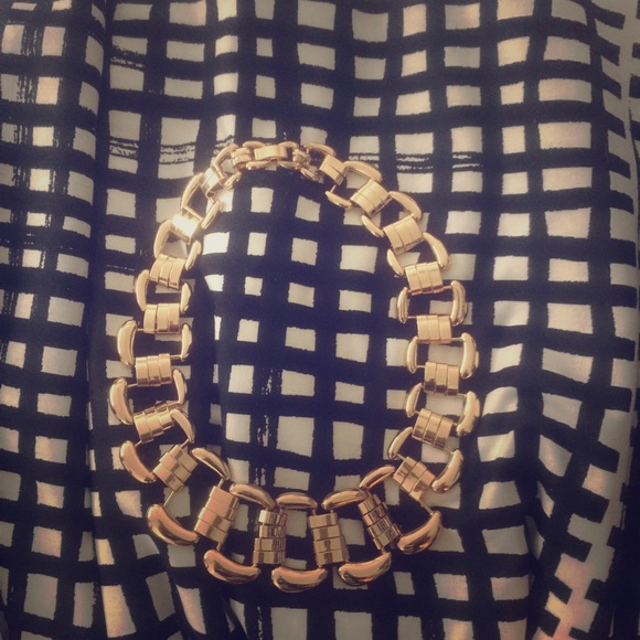Gold choker necklace