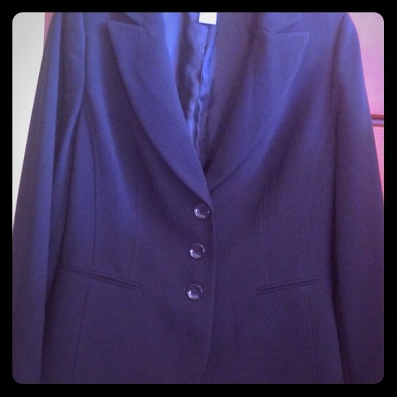 Impeccable Ann Taylor suit jacket