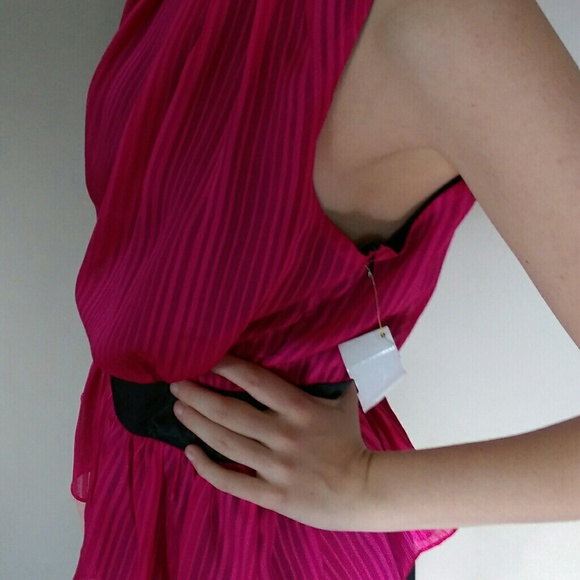 SOLD pink and black top - Picture 2 of 4