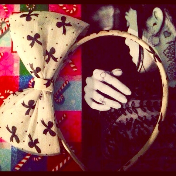 Kawaii Bows on Bow Headband