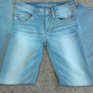 HOLD....AE light blue wash skinny super super stre