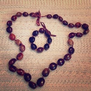 Very lightweight necklace & bracelet