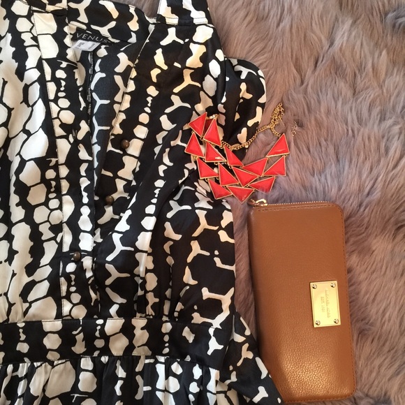 Dresses & Skirts - Black & White Silk Dress