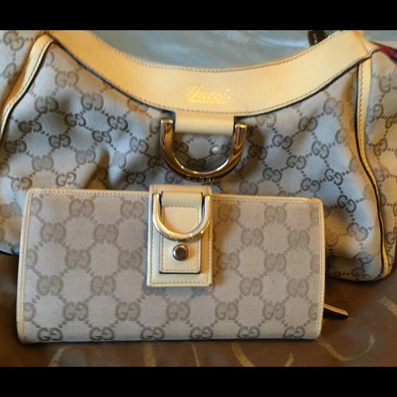 Gucci Handbag 💯 Authentic and matching wallet