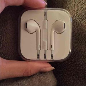 Authentic Apple Earphones