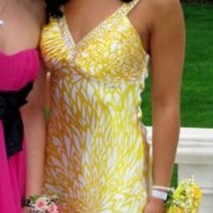 Gorgeous yellow and white flower print dress