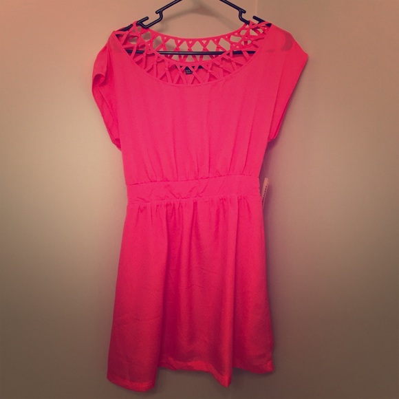 Super cute pink dress NWT - Picture 1 of 3
