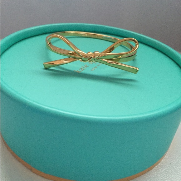 💗KATE SPADE GOLD "SKINNY MINI BOW BANGLE💗