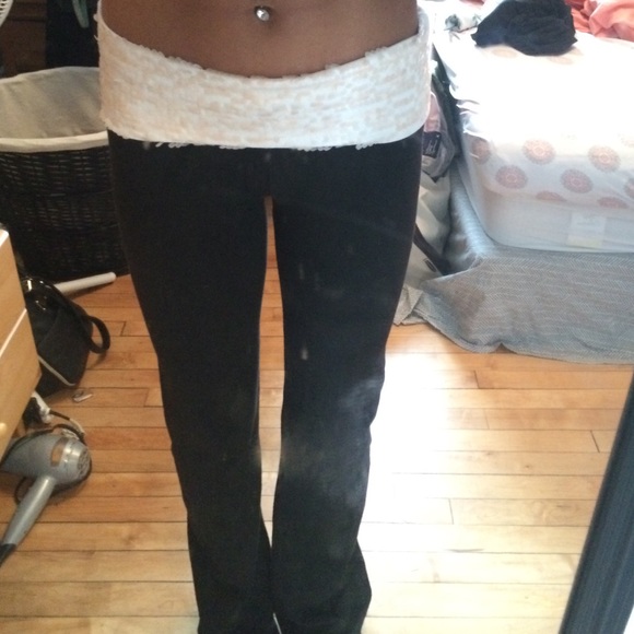 Never been worn Victoria's Secret Most-Loved yogas