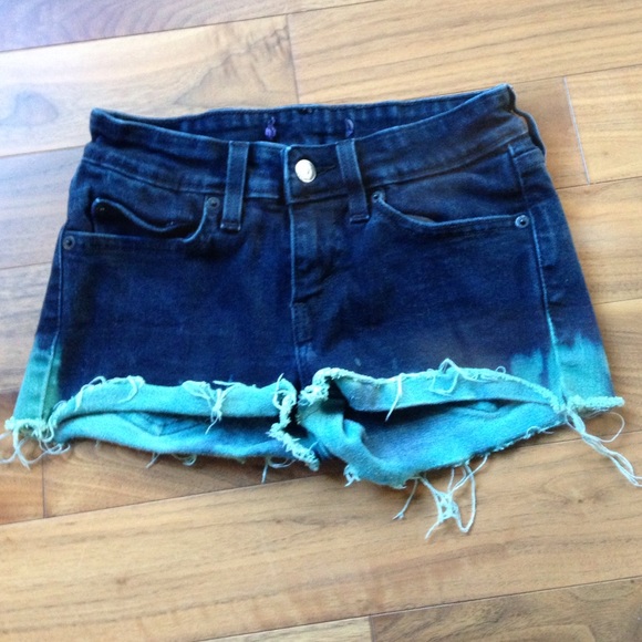 Navy Levi shorts