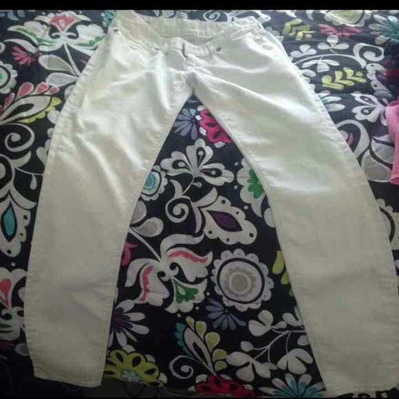 White skinny jeans