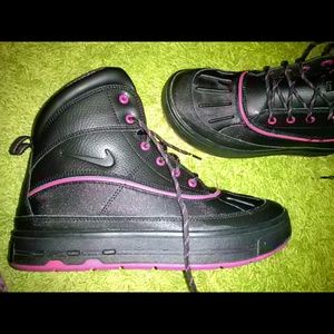 Nike ACG boots