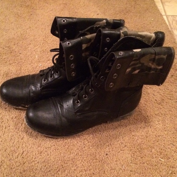 Camo combat boots