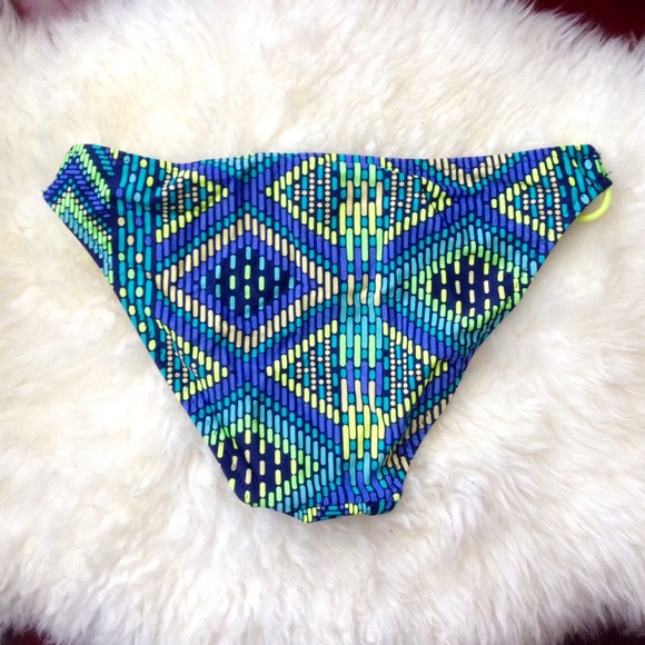AE Navajo/ Aztec Print Bikini Bottom🌴 - Picture 2 of 4