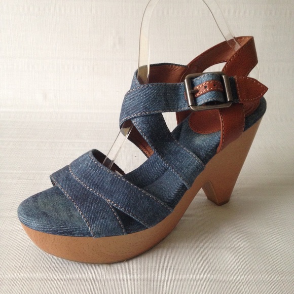 🚫🚫SOLD🚫🚫🚫On Ebay.LUCKY BRAND Beautiful denim