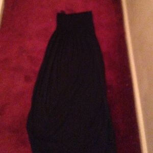 Size M junior black maxi dress