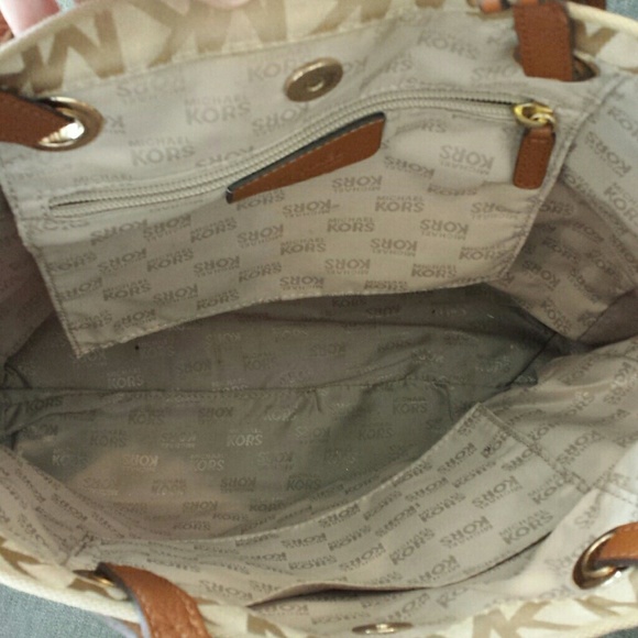 Michael Kors tote - Picture 2 of 3