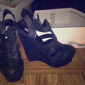 Steve Maddens Luvely