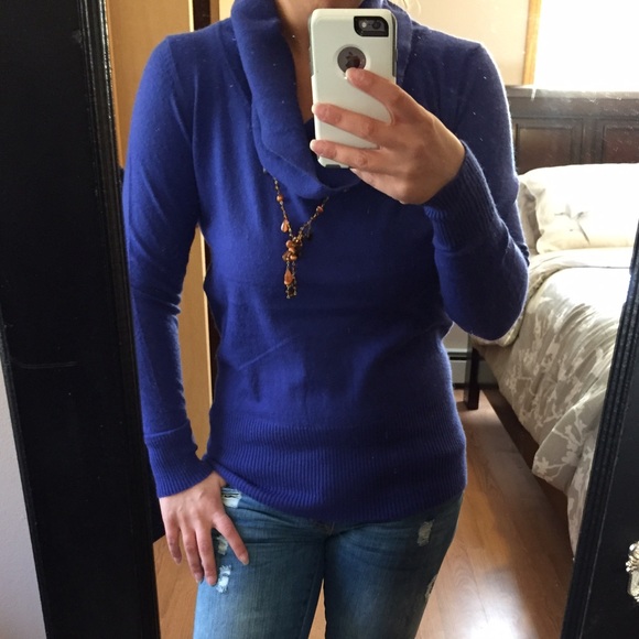 For Jennifer ๐Sioni cowl neck ๐ - Picture 4 of 4